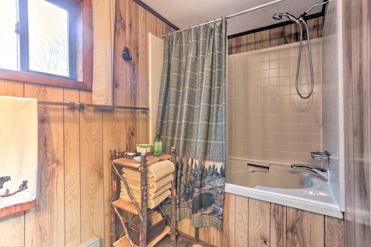 Bear Den Rustic Pocono Lake Home With Game Room! Extérieur photo